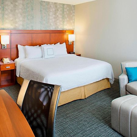 Отель Courtyard By Marriott Tucson Williams Centre Экстерьер фото