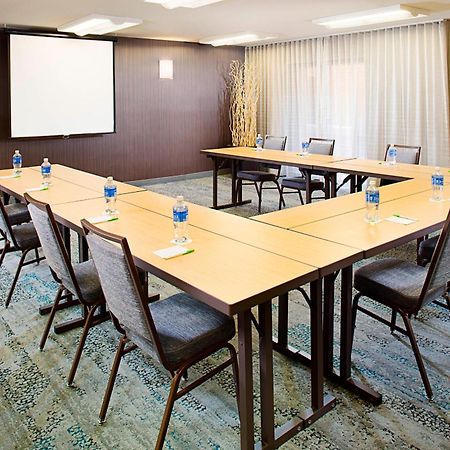 Отель Courtyard By Marriott Tucson Williams Centre Экстерьер фото