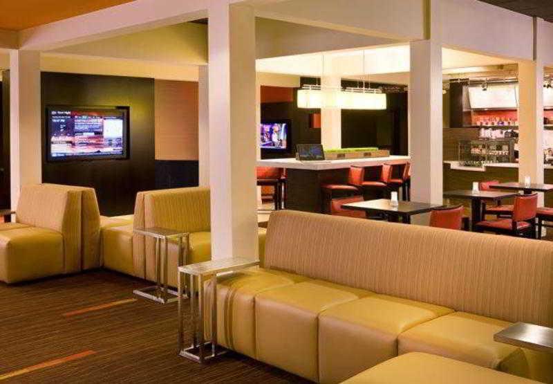 Отель Courtyard By Marriott Tucson Williams Centre Экстерьер фото