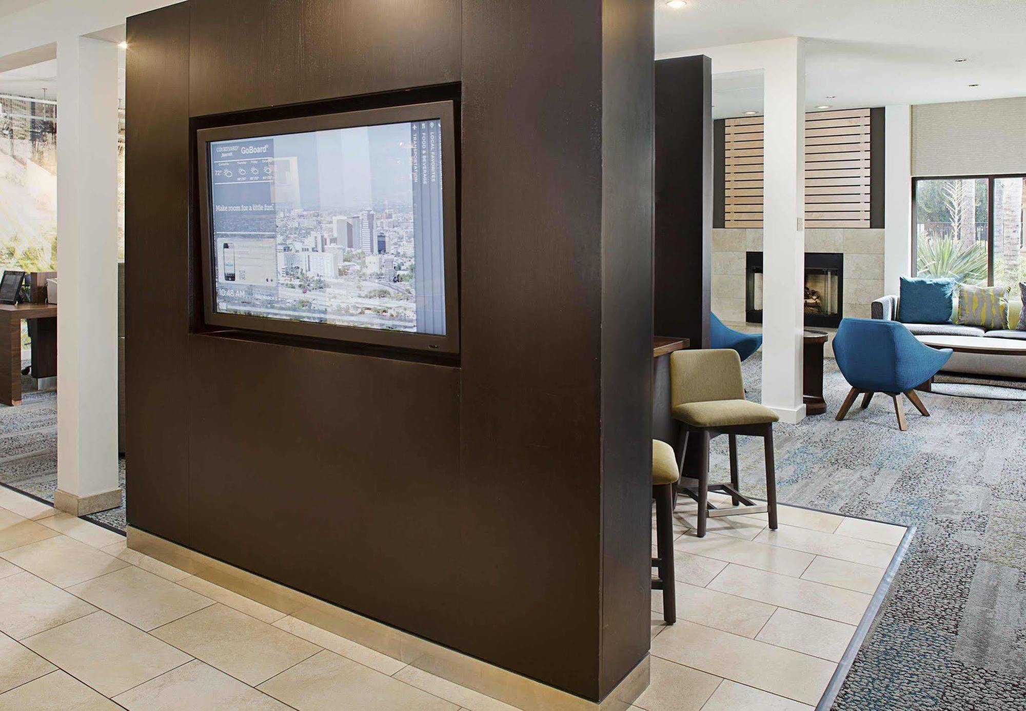 Отель Courtyard By Marriott Tucson Williams Centre Экстерьер фото